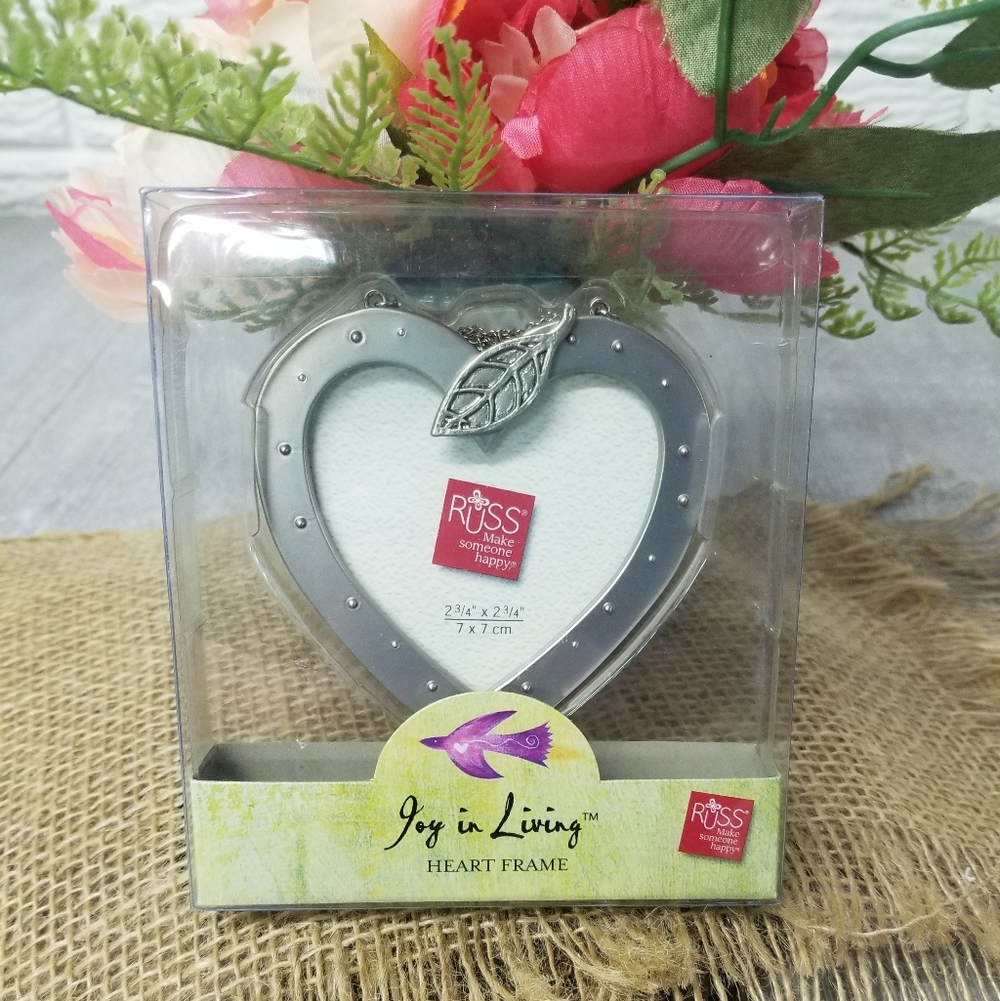 🌟3/$15 Heart Frame (With Chain To Hang)